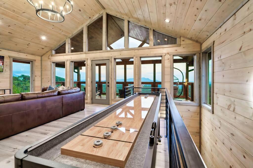 New Luxury Cabin With Stunning Mountainviews,Hottub, Firepit, Fireplace,2 Kingbeds, 2 Covereddecks,Bbqgrill, Shuffleboard And Pool Access Sevierville Esterno foto