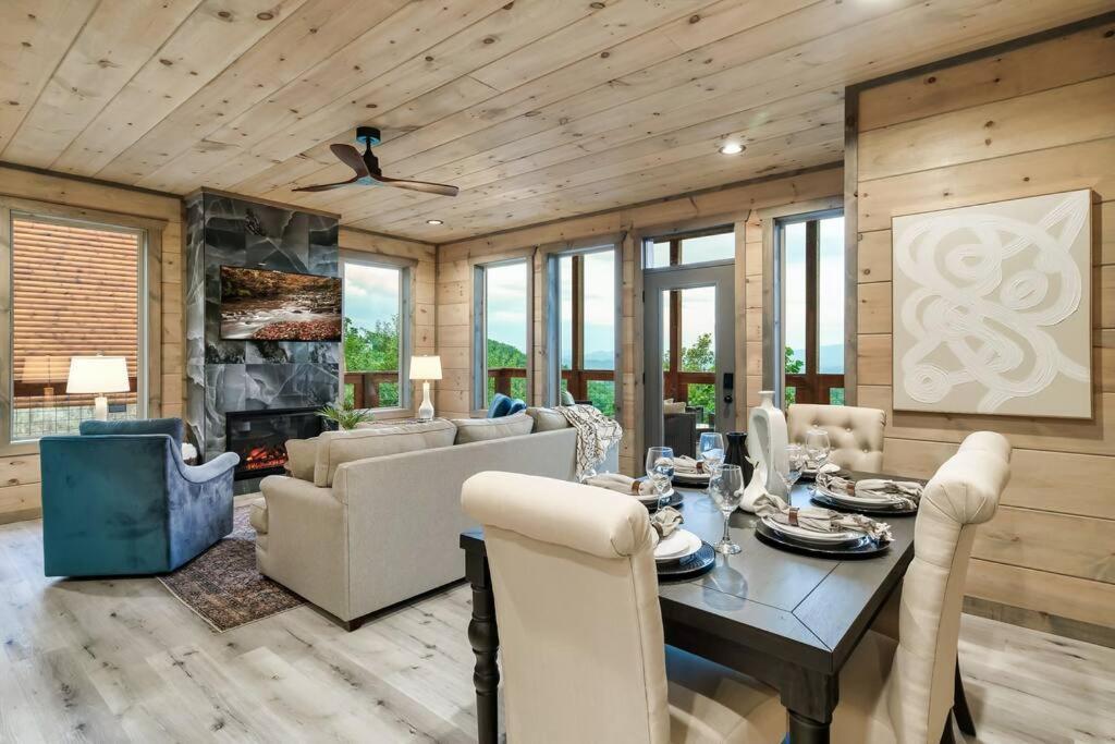 New Luxury Cabin With Stunning Mountainviews,Hottub, Firepit, Fireplace,2 Kingbeds, 2 Covereddecks,Bbqgrill, Shuffleboard And Pool Access Sevierville Esterno foto